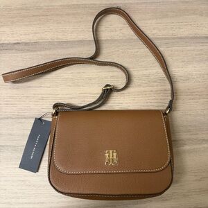 NEW Tommy Hilfiger Camel Crossbody Bag with Gold Accents